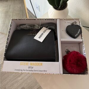 Steve Madden Black and Red Crossbody Bag Set